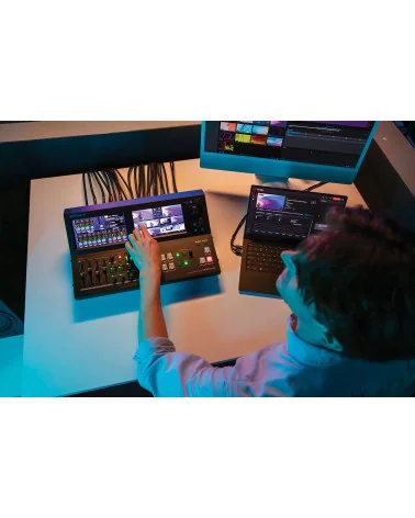 Roland VR-400UHD Video Mixer